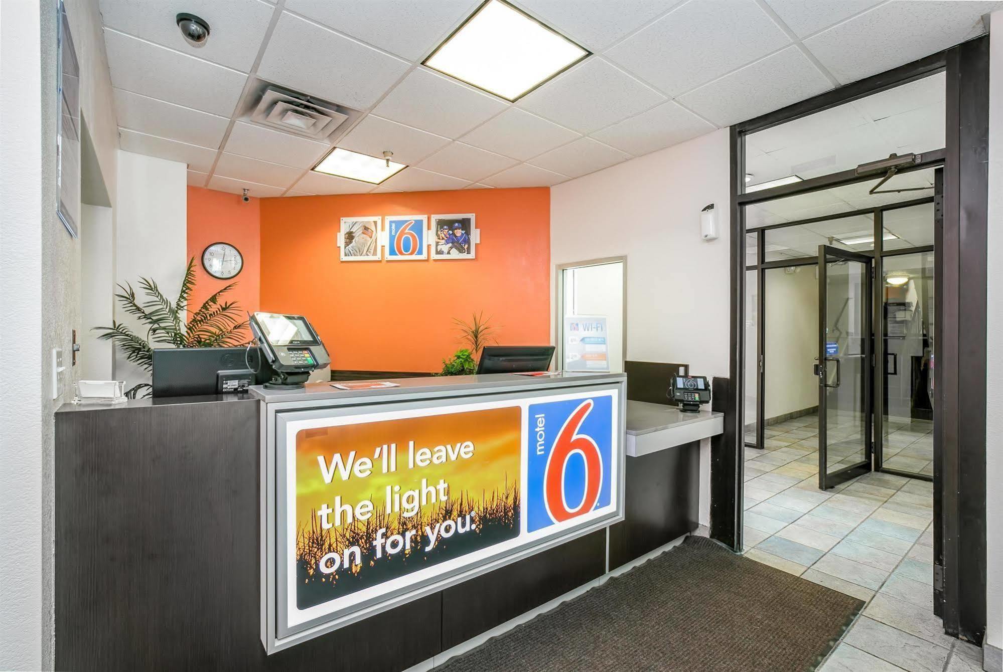 Motel 6 Minneapolis Airport - Mall Of America Exteriör bild